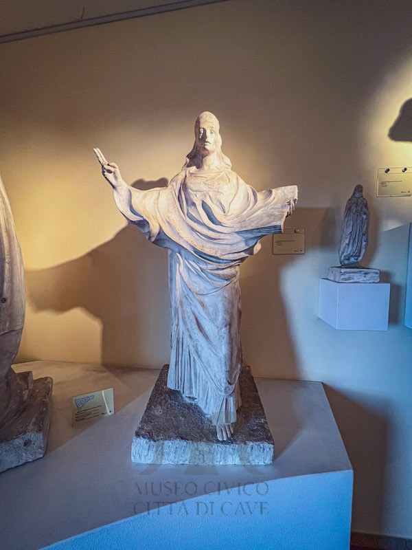 Cappella dell’Apparizione di Knock, Irlanda: San Giovanni Evangelista